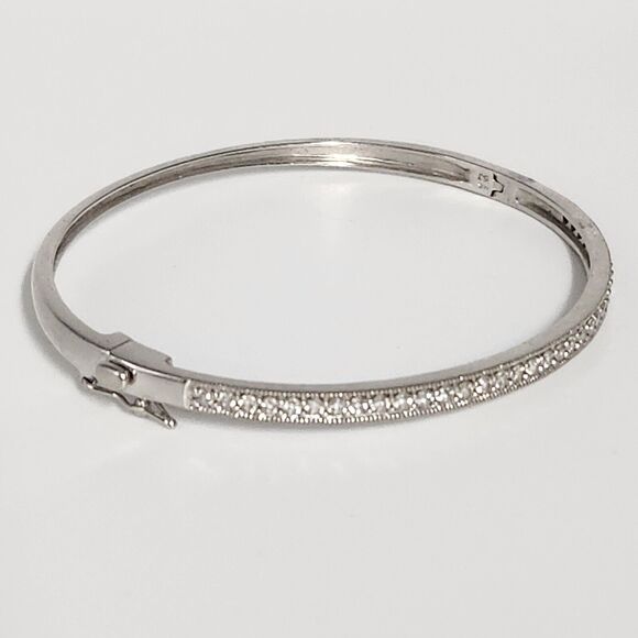 Elegant 14k White Gold Diamonds Bangle Bracelet - Picture 4 of 11
